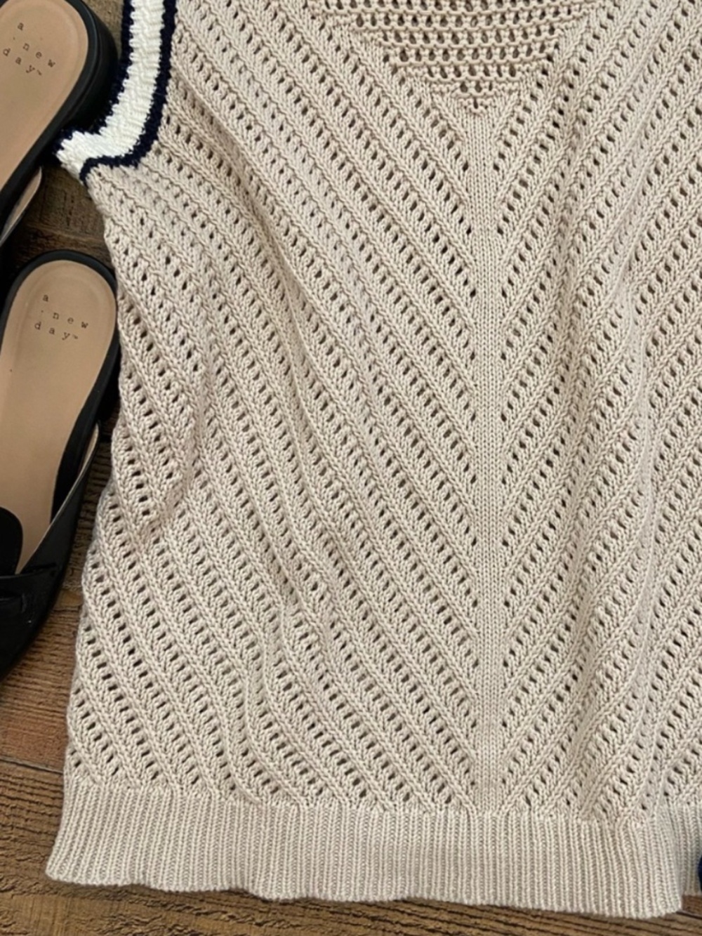 Evereve Cream Knit Tank with Navy Contrast Trim - Picture 4 of 9